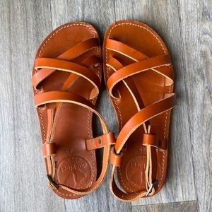 duck feet sandals